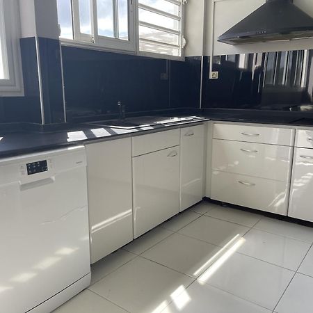 Appartement Lalau Avec Vue Sur La Mer Et Piscine Schoelcher Kültér fotó