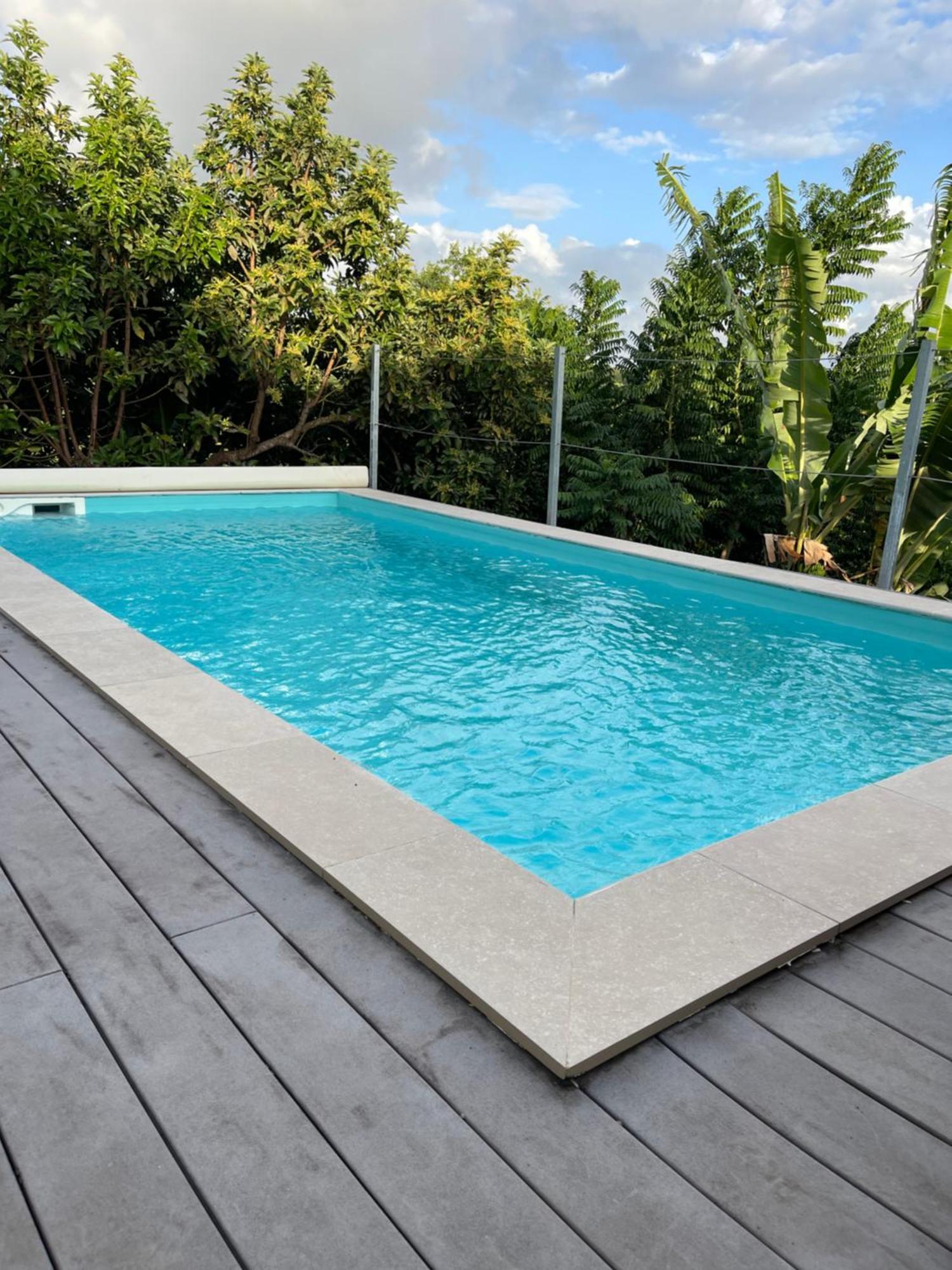 Appartement Lalau Avec Vue Sur La Mer Et Piscine Schoelcher Kültér fotó